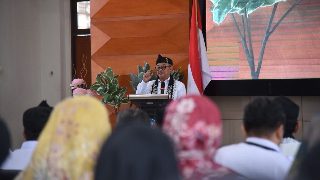 Tutup Pelatihan 431 Calon Kepala Sekolah, Mendikdasmen Singgung Komitmen Melayani